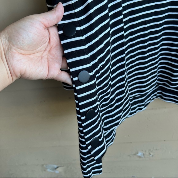 Cabi Women's Size Large Side Snap Tee Black White Sailor Stripe Tunic Top - Picture 5 of 6